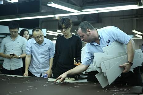 巴斯特的极致天窗工艺新葡京网上赌场遇见伟(图17)